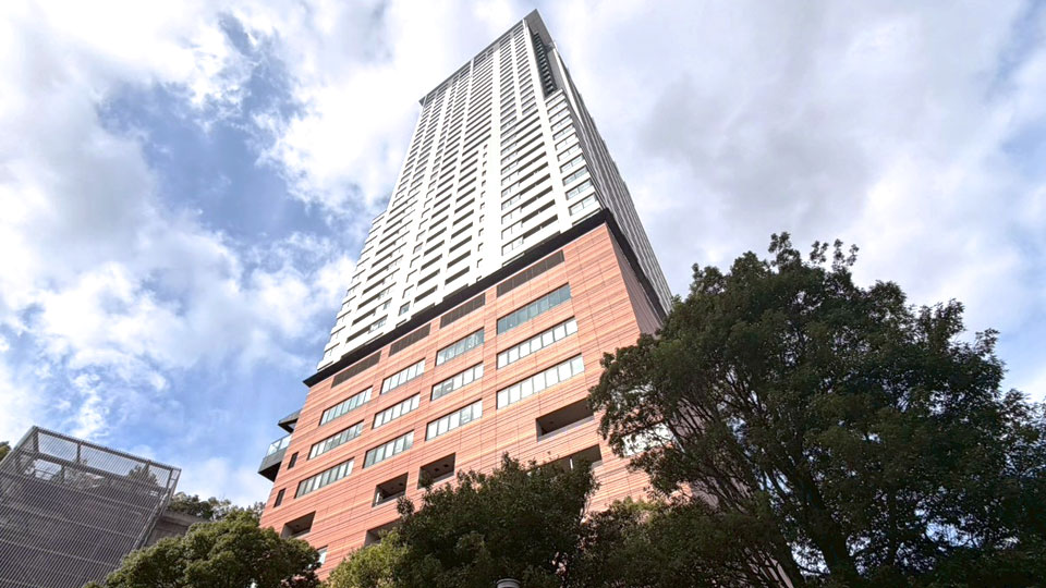 クロスエアタワー